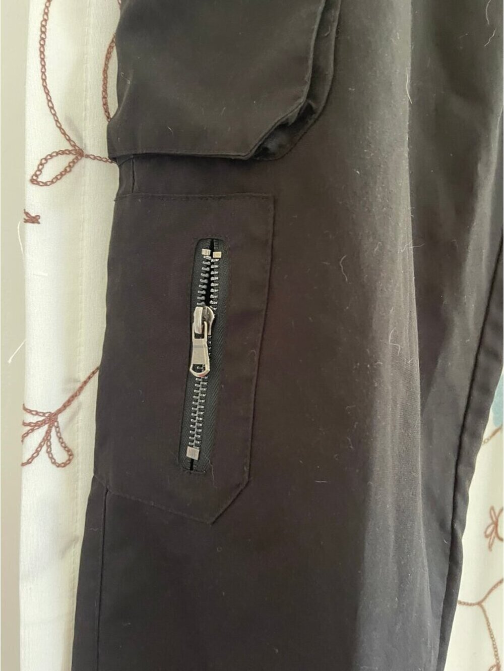 Boy's Sz 16 black cargo pants - Picture 11 of 11